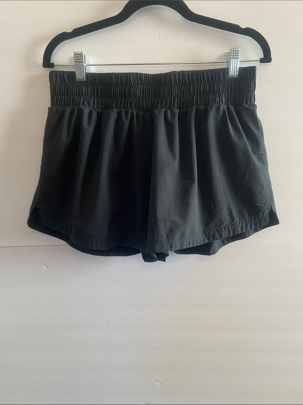 Varley Women's Black Athletic Shorts, Size L with Elastic Waistband